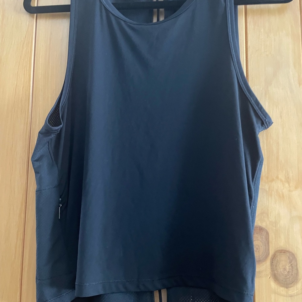 Chic Black Sleeveless Tank Top